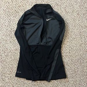 Nike dri-fit pullover size M